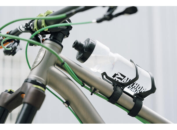 Granite Design Aux flaskeholder som passer alle sykler