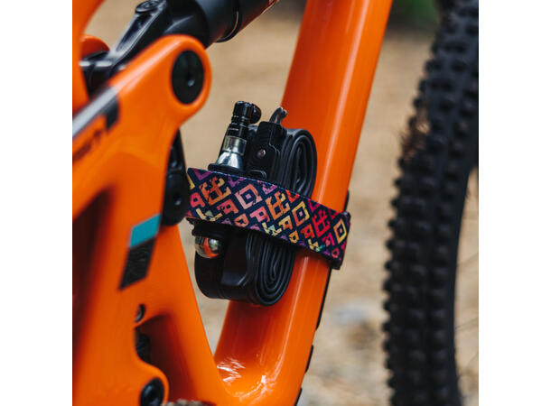 Granite Design Talon, orange solide dekkspaker med kjedelåstang 