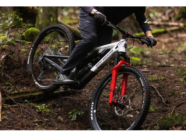 Marzocchi Bomber Z 29" 2025 gloss red 170mm 